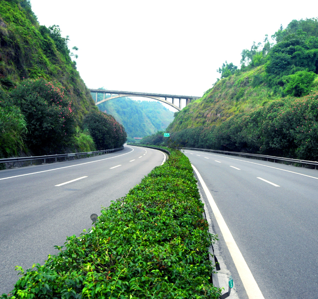 內江至宜賓高速公路內自段路...